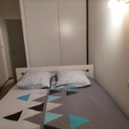 Appartement De Charme Vers Pont du Gard Zewnętrze zdjęcie